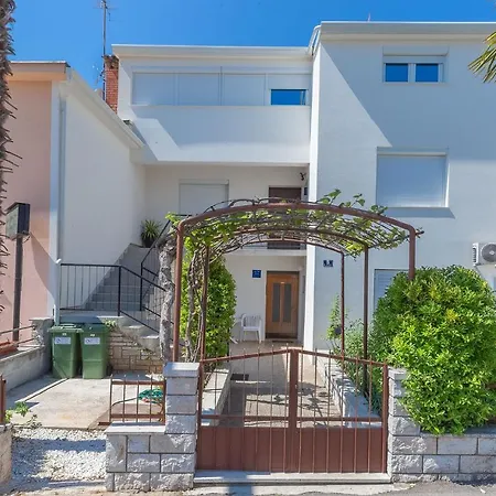 Irena Appartement *